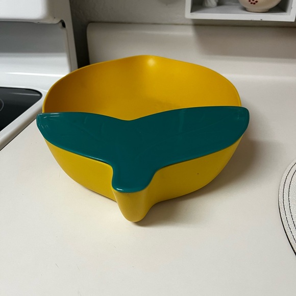 Lemon shaped serving platter bowl with removable lid for separate compartment - Picture 6 of 6